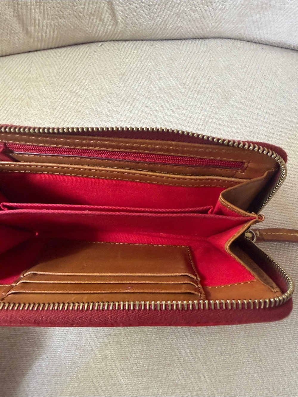 Dooney & Bourke Red Pebbled Leather Zip Wallet with Gold Plaque - Picture 7 of 11
